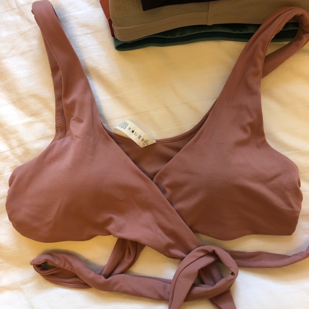 Lululemon mauve wrap bra